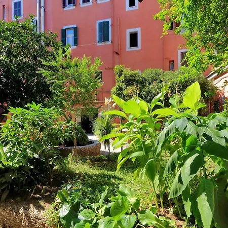 Vatican Secret Garden Апартаменты *